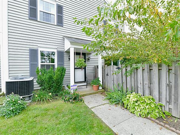 3rd image of 6077 Wingedfoot Ct #0