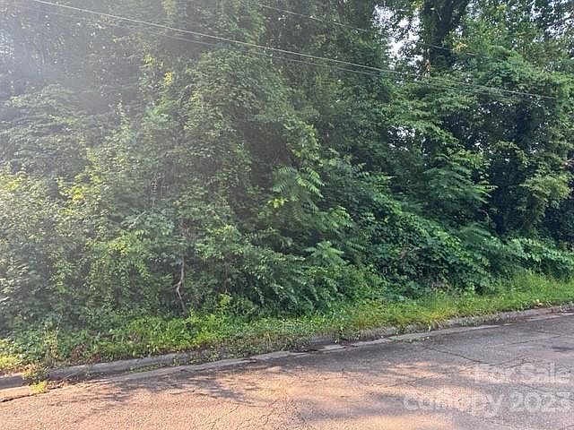 1st image of 918 Brookwood Ct #5