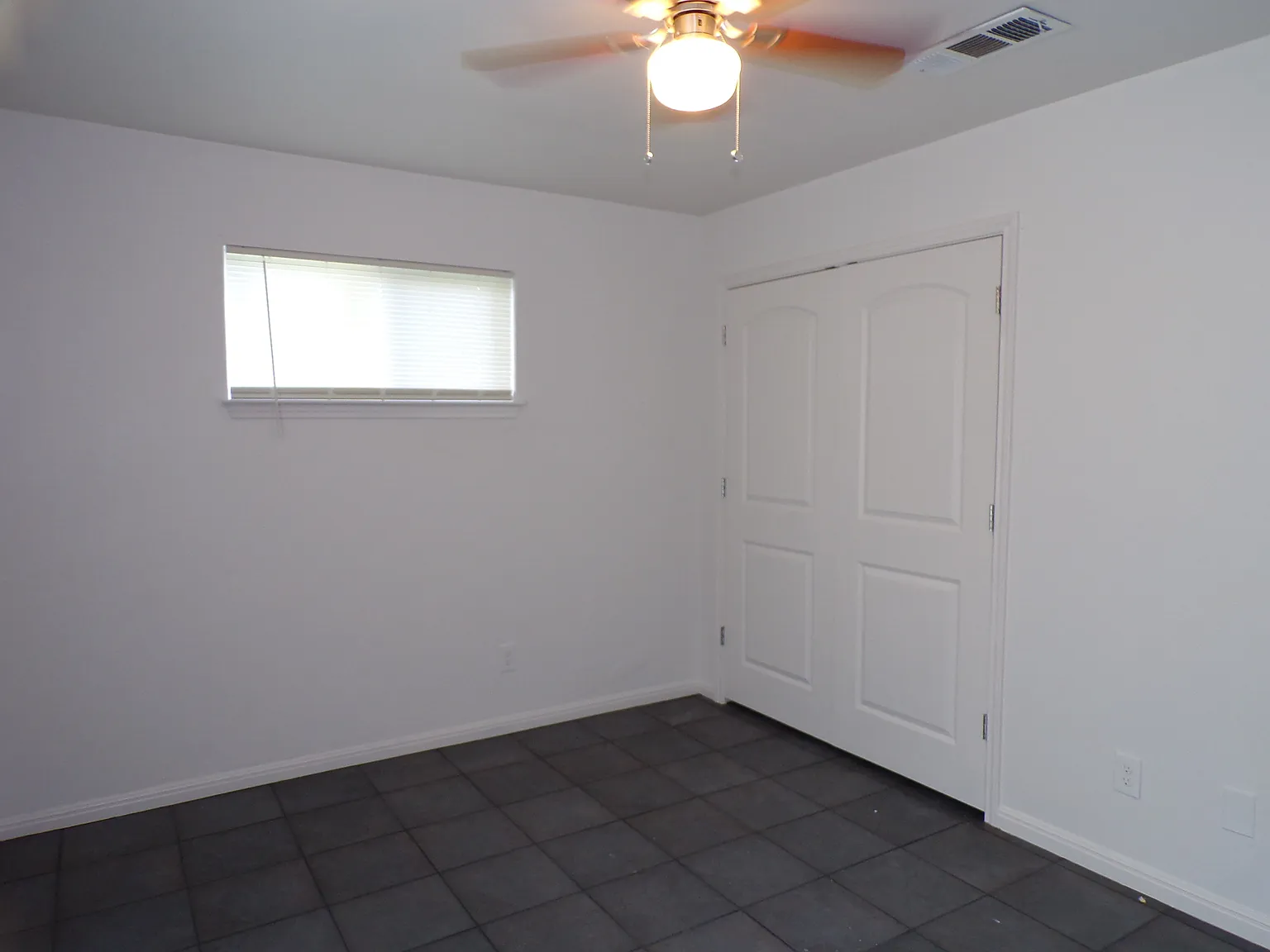 2 bed, 874 sqft, $1,050 — Photo 4