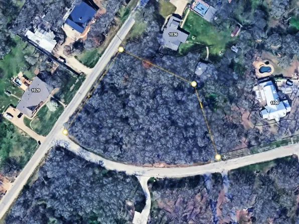 1000 Crazy Horse Trl, Burleson, TX 76028