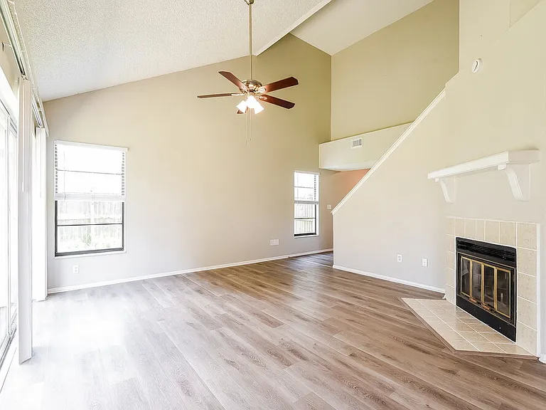 472 Amethyst Way — Photo 7