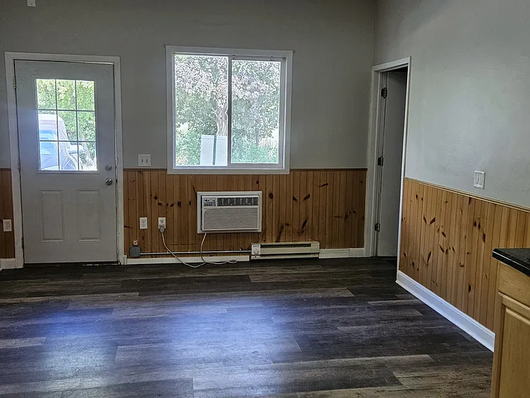 Lake Ripley Apartments — Photo 24