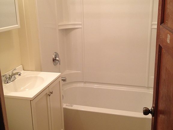 5th image of 3429 N Oakland Ave