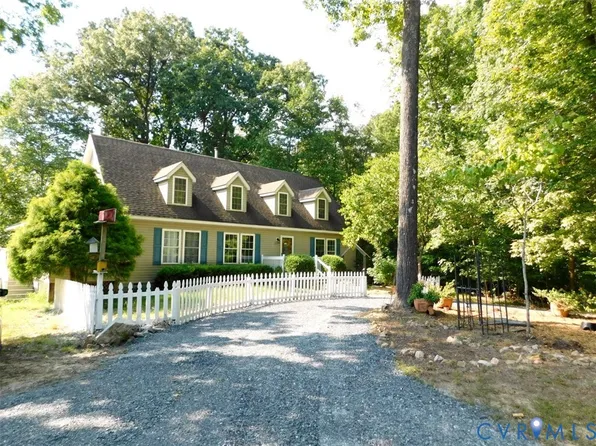 201 Deer Run, Farmville, VA 23901