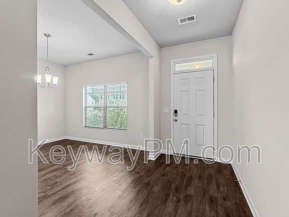3rd image of 5033 Vine Ln