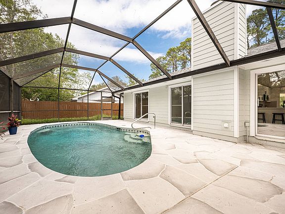 3rd image of 140 Wisteria Rd