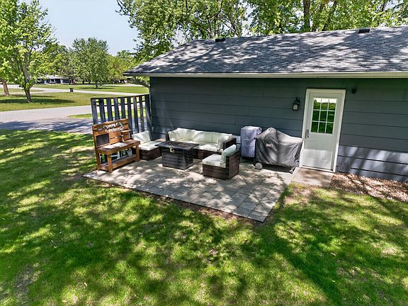 4th image of 1802 Oak Knoll Dr NE