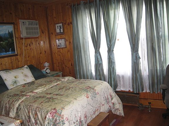 4th image of 1766 Kimball St