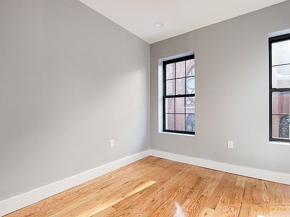 4th image of 806 President St #B3