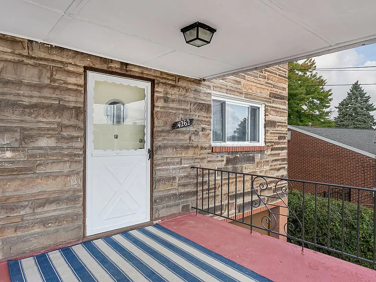 4262 Minnesota St — Photo 2