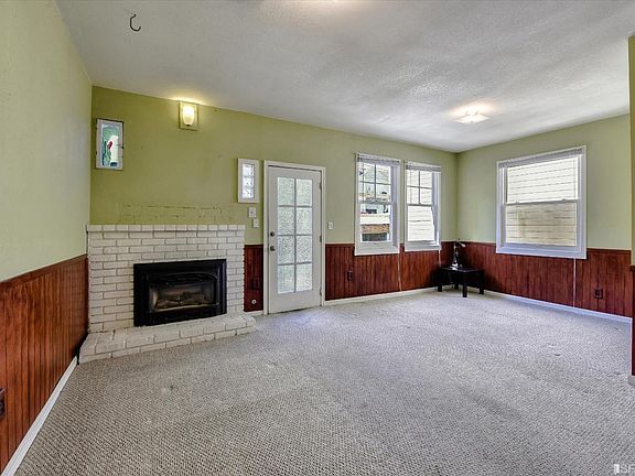 5th image of 165 Margaret Ave