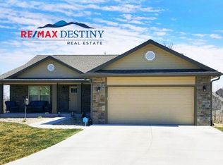 917 Lesmer Cir, Manhattan, KS 66503