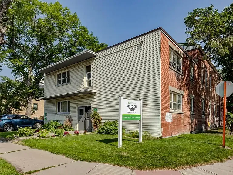 1602 Victoria Ave #2 — Photo 7