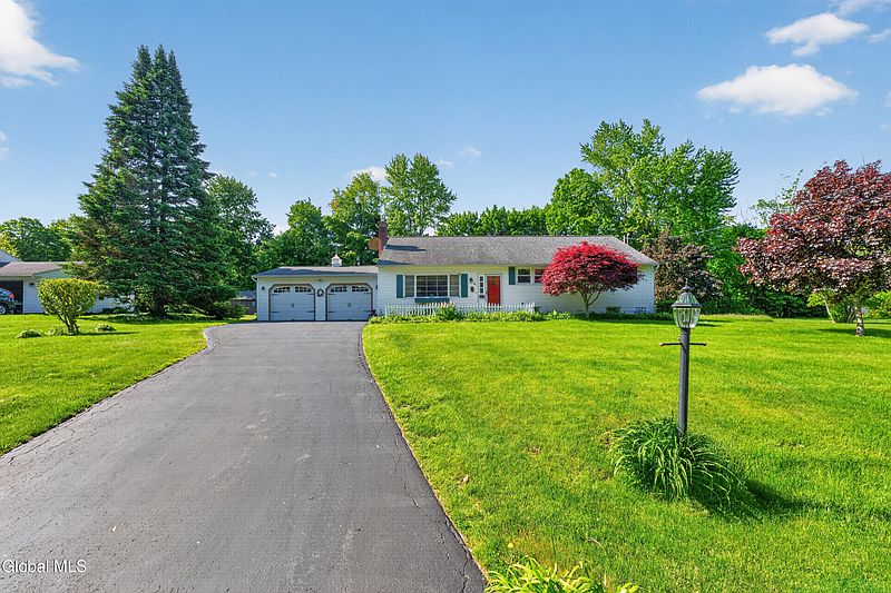 2nd image of 27 Forest Road