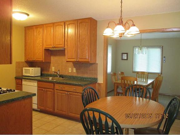 5th image of 1401 Meadowmoor Dr NE