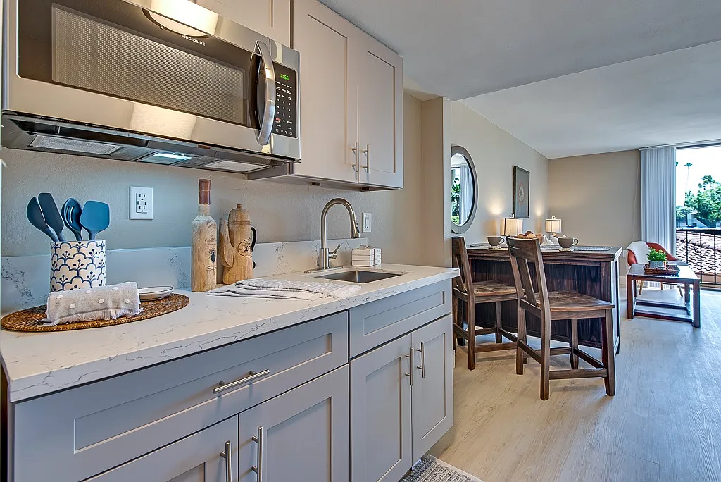The Meridian at Laguna Hills - 55+ Active Adult Apartments — Photo 3
