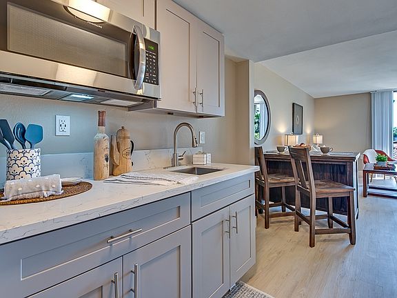 3rd image of 24552 Paseo De Valencia Unit B421