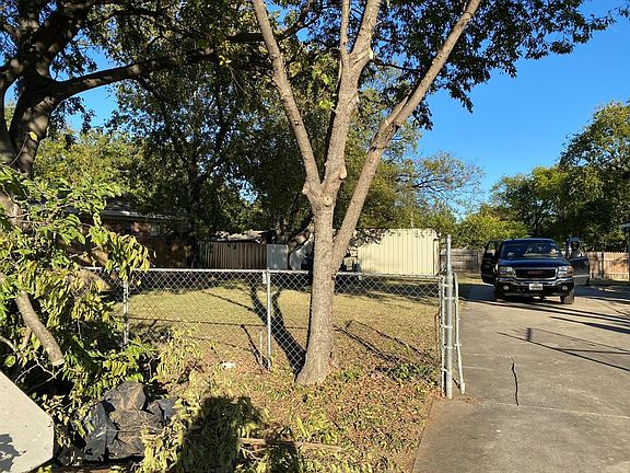 3rd image of 3450 Schwartz Ave