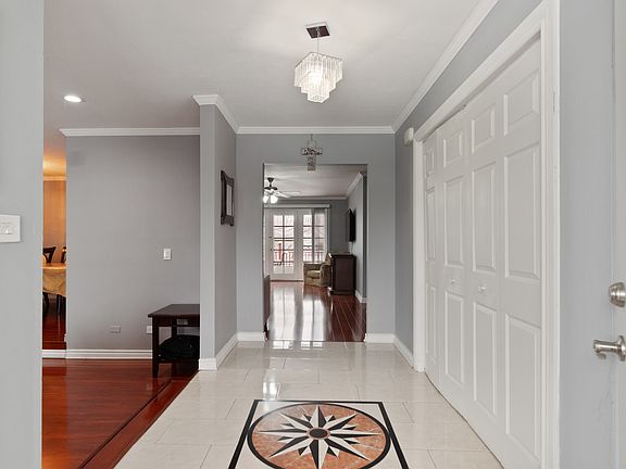 5th image of 1829 W Thornwood Ln