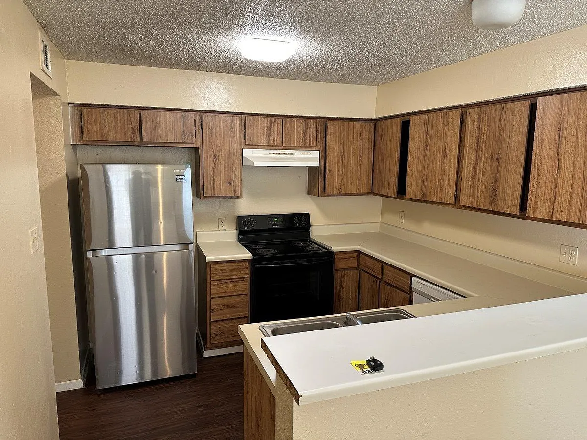 Building Photo - 12244 Bob White Dr #122