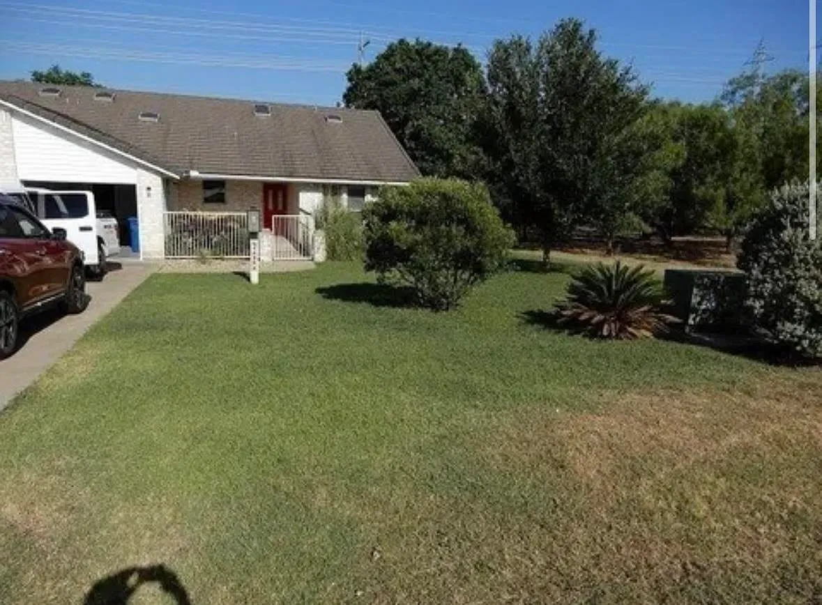 2 bed, 2.0 bath, 1392 sqft, $1,850 — Photo 2