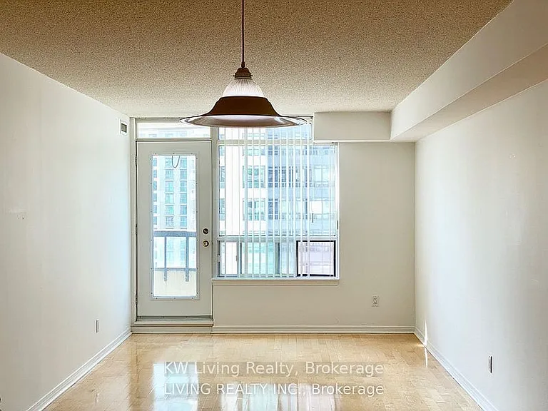 33 Empress Ave #808 — Photo 3