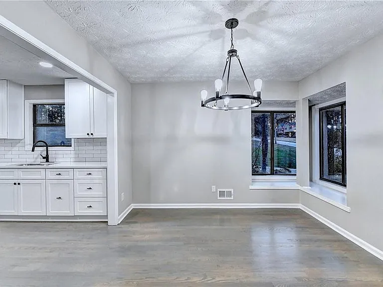3372 Cottonwood Ln — Photo 5