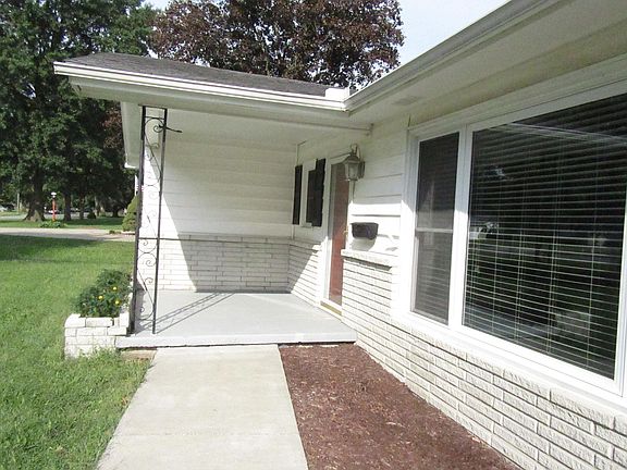 4th image of 441 North Dr