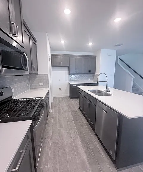 733 Santa Lucia Dr — Photo 13