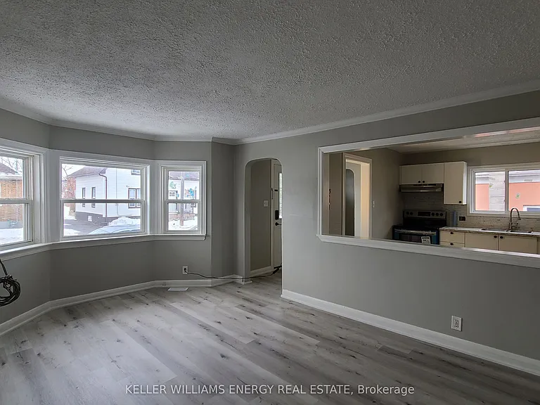 201 Celina St #UPPER — Photo 8