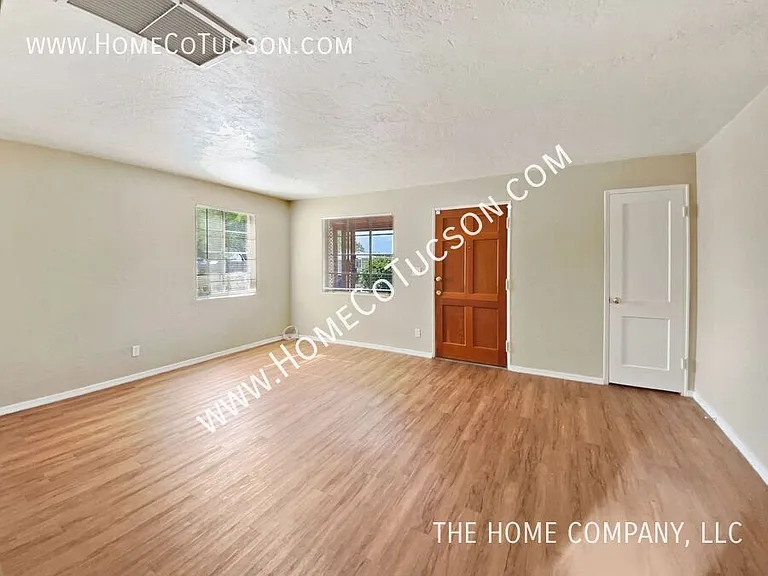 5452 E Linden St — Photo 7
