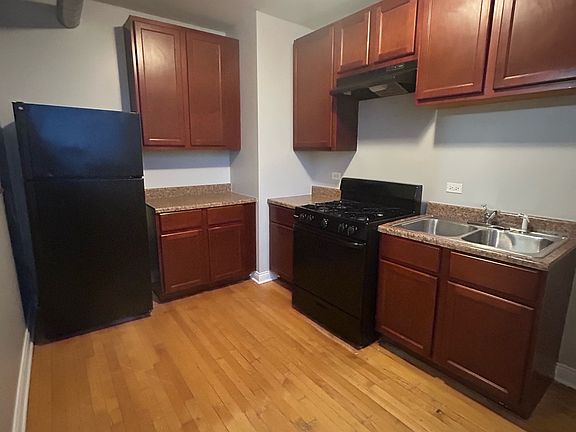 3rd image of 9036 S Langley Ave