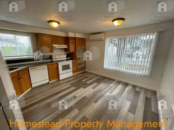 597, 316 SE Davis St APT 03, Dallas, OR 97338