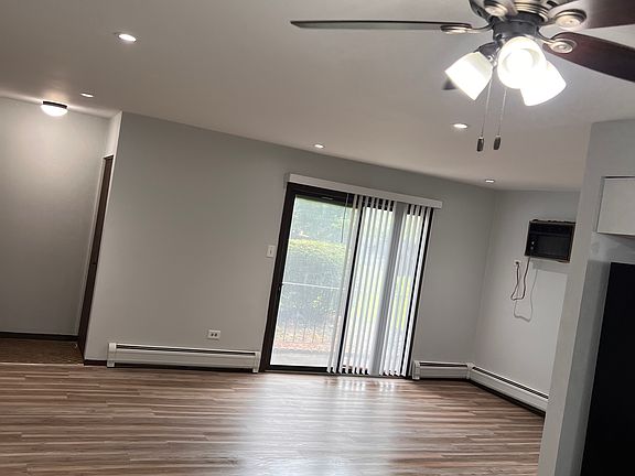 2nd image of 14715 Kilpatrick Ave