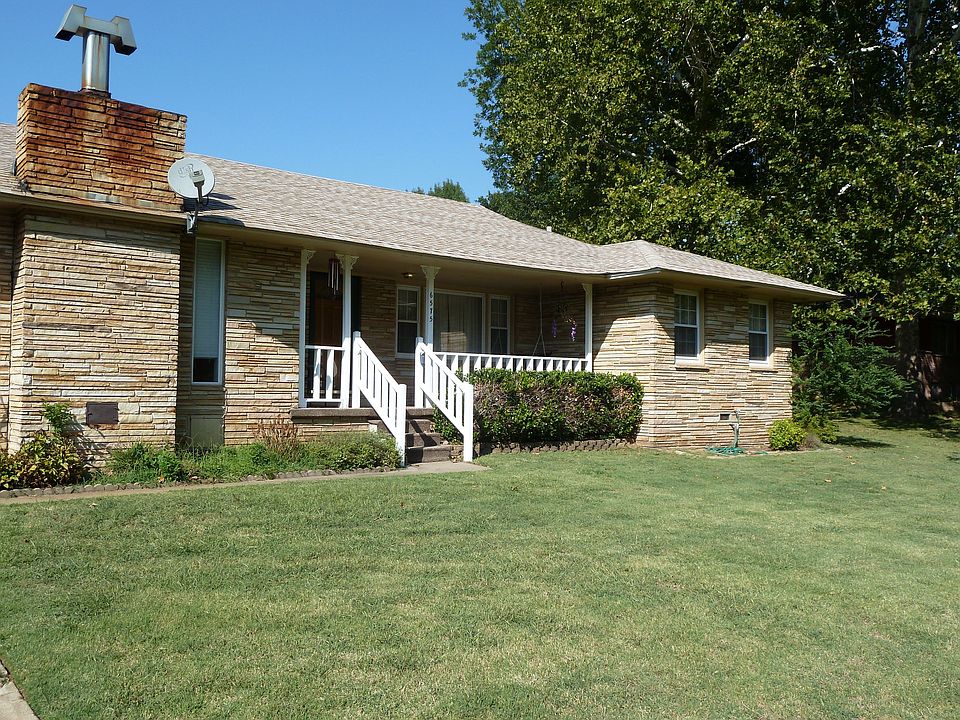 GREAT HOME IN A GREAT LOCATION!!