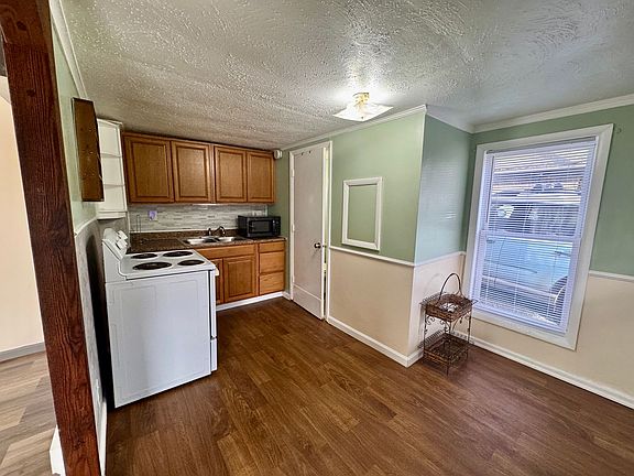 4th image of 1195 Mineral Ave #1195D