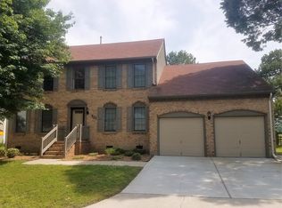 955 Edgewater Dr, Newport News, VA 23602