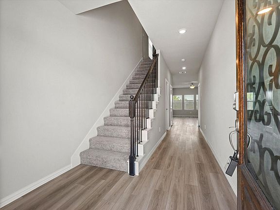4th image of 1805 Wincup Dr