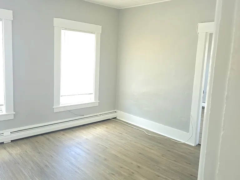 497 Maple St #1/2 — Photo 5
