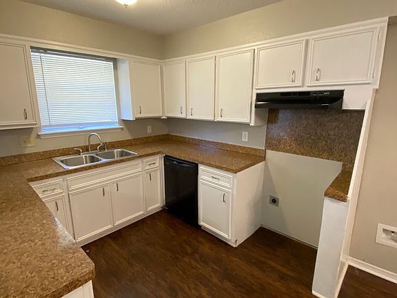 4th image of 3413 Vickie Dr