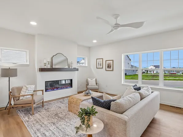 6643 Redpoll Rd, Middleton, WI 53562
