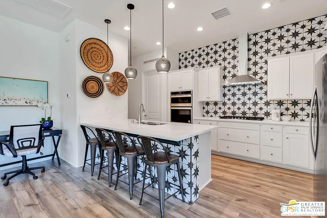 2 bed, 2.0 bath, 1438 sqft, $5,000 — Photo 1