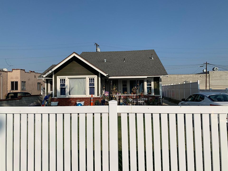 1st image of 387 Amalia Ave