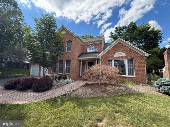 15253 Surrey House Way, Centreville, VA 20120