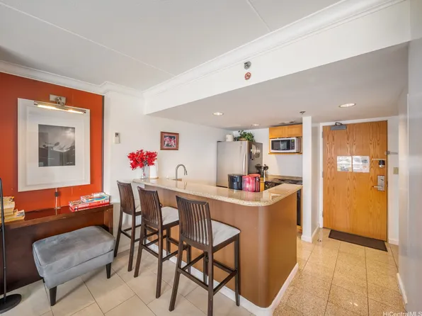 1777 Ala Moana Blvd APT 817, Honolulu, HI 96815