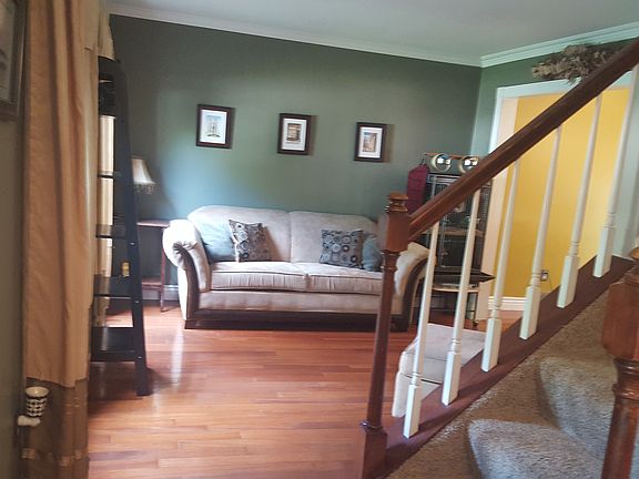 2nd image of 624 Lansdowne Dr