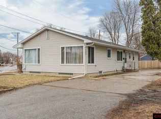 1402 E Main St, Mankato, MN 56001
