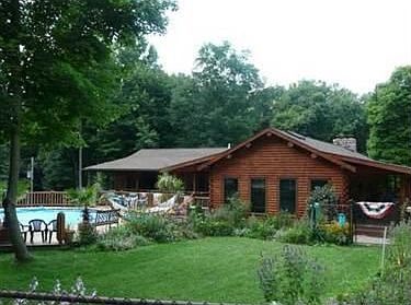 3rd image of 1485 Wildwood Rd