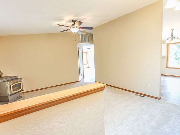 4th image of 13111 111th Avenue Ct NW