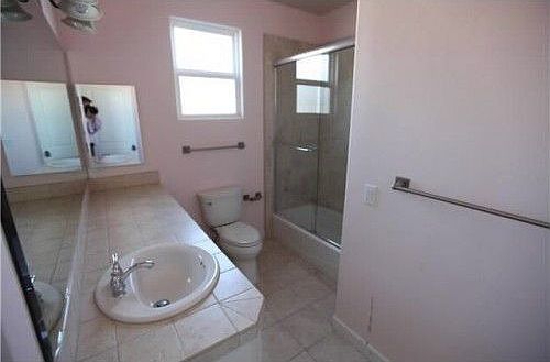 4th image of 1124 Thomas Ave